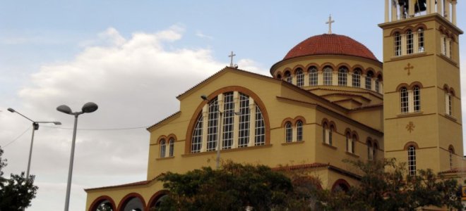 Στα δικαστήρια η εκκλησία