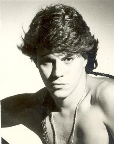 Ποιος είναι αυτός ο κούκλος;