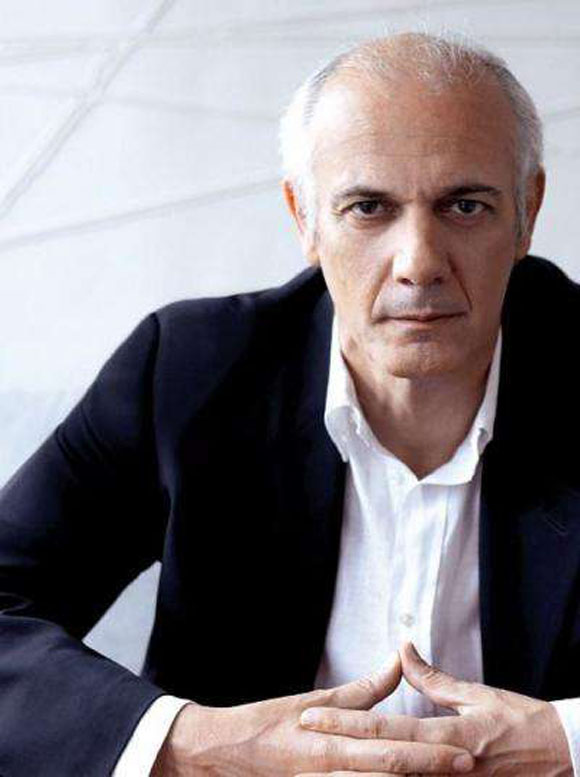 Ο Κιμούλης γυμνός