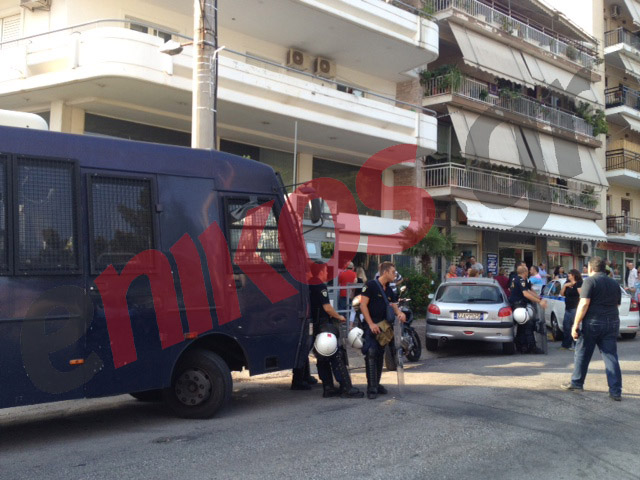 Τώρα-Τα ΜΑΤ έξω από το Α.Τ.