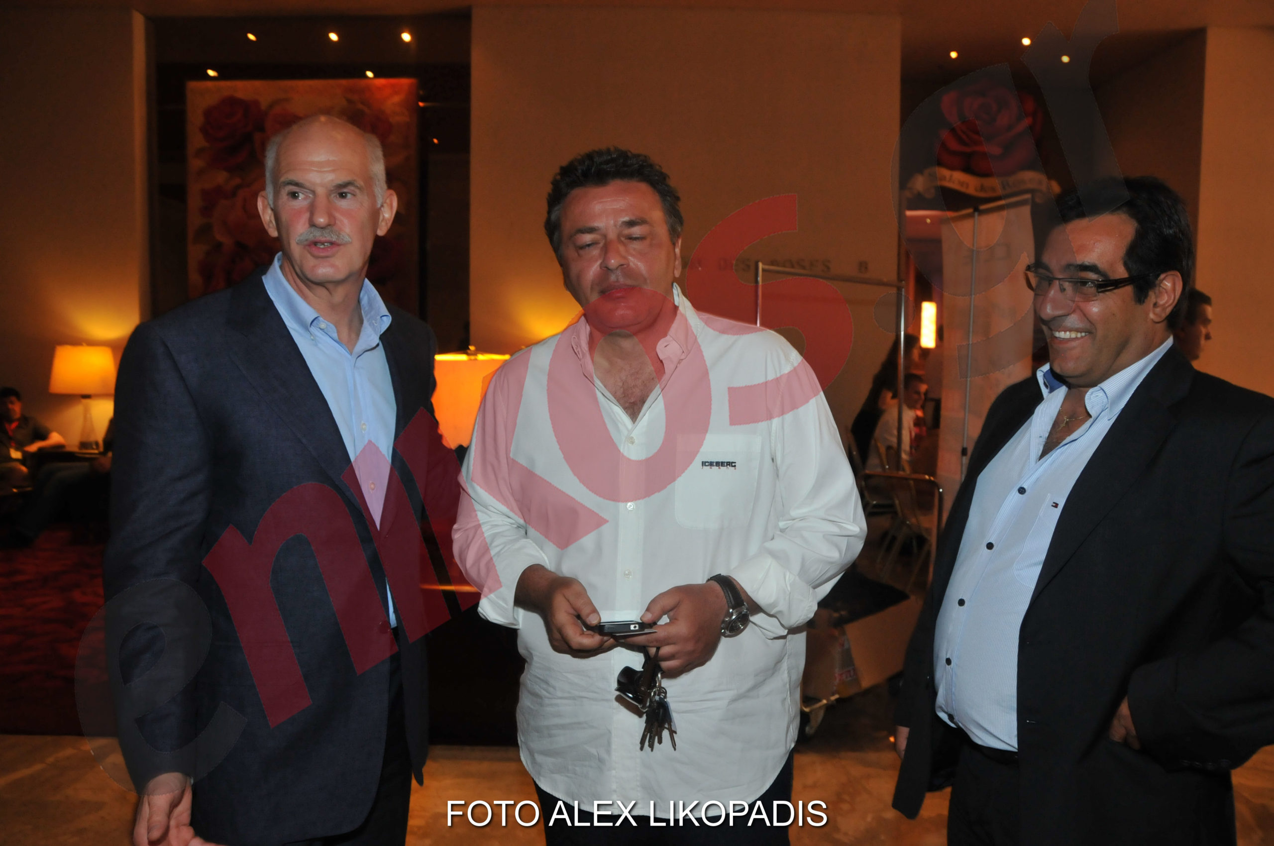 Βράβευσαν τον Παπανδρέου…