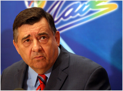 Στο χειρουργείο ο Γ. Καρατζαφέρης