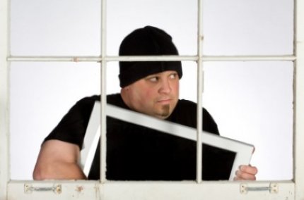 Απόπειρα κλοπής μέσω… τέντας