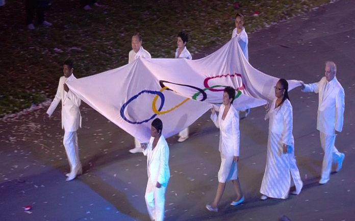 Η Ολυμπιακή σημαία στο στάδιο