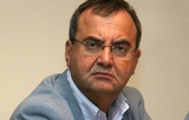 Στρατούλης:”Μας ξεπουλάνε “