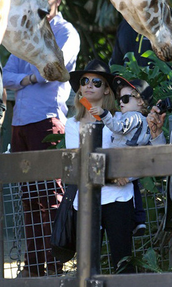 NICOLE RICHIE AND SPARROW