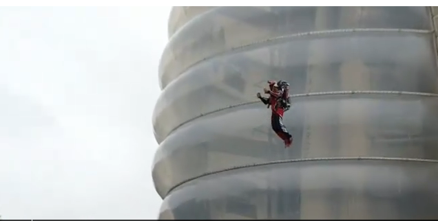 Η Ολυμπιακή Φλόγα πετάει…