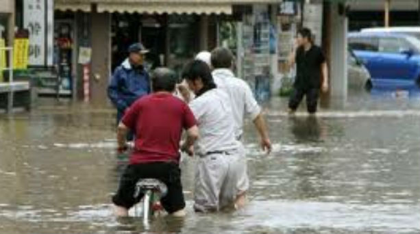Φονικές πλημμύρες με 28 νεκρούς