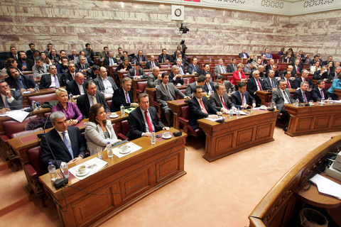 Τι ρωτούν 33 βουλευτές της ΝΔ