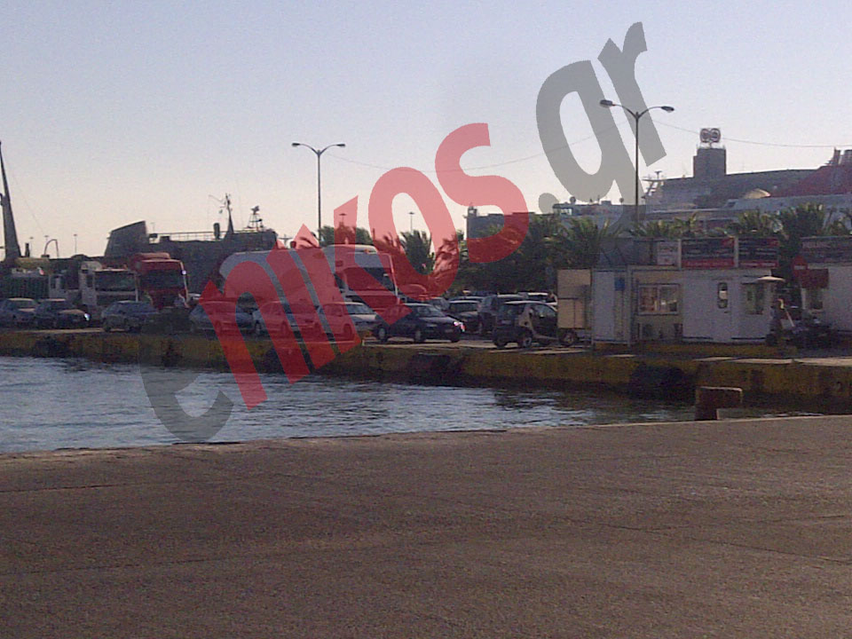 ΦΩΤΟ- Ταλαιπωρία στον Πειραιά