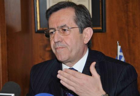 Οι «παπαράτσι» και ο Νικολόπουλος