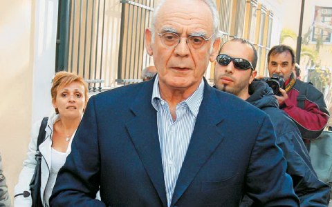 Θα απαντήσει ο Άκης