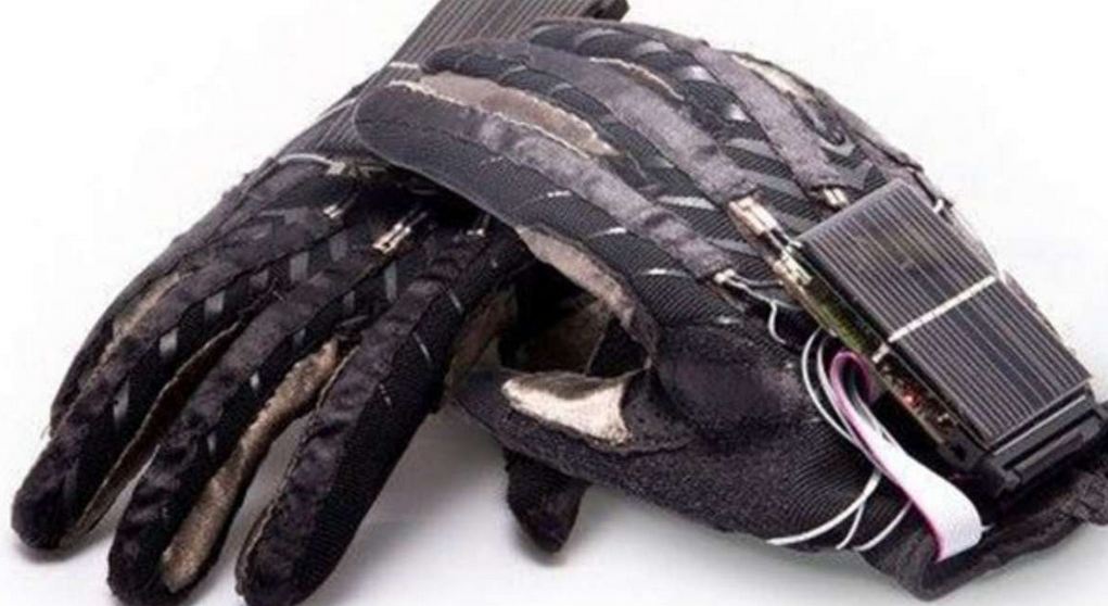 Γάντια “μεταφράζουν” τη νοηματική!