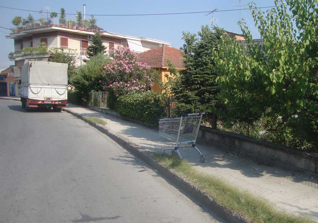 Τα μυστηριώδη καρότσια…