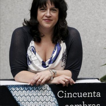 Σπάει ταμεία ερωτικό μυθιστόρημα