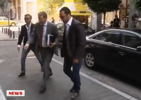 Συσκέψεις για τα νέα μέτρα