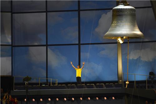 «Κρούοντας» την έναρξη