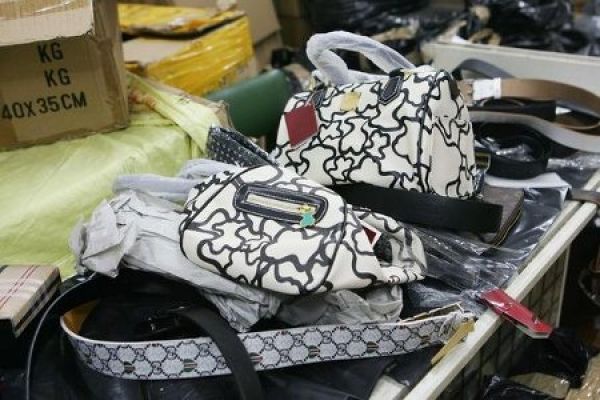 “Μαϊμούδες” τον έστειλαν φυλακή