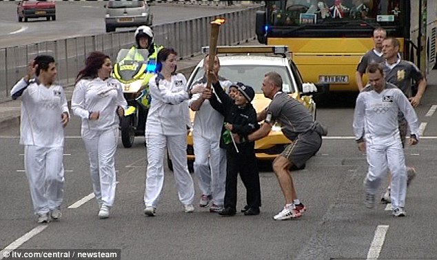 Δεν…παίζουν με την Φλόγα