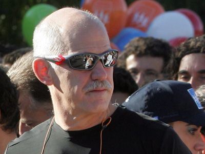 Έπεσε ξανά από το ποδήλατο!