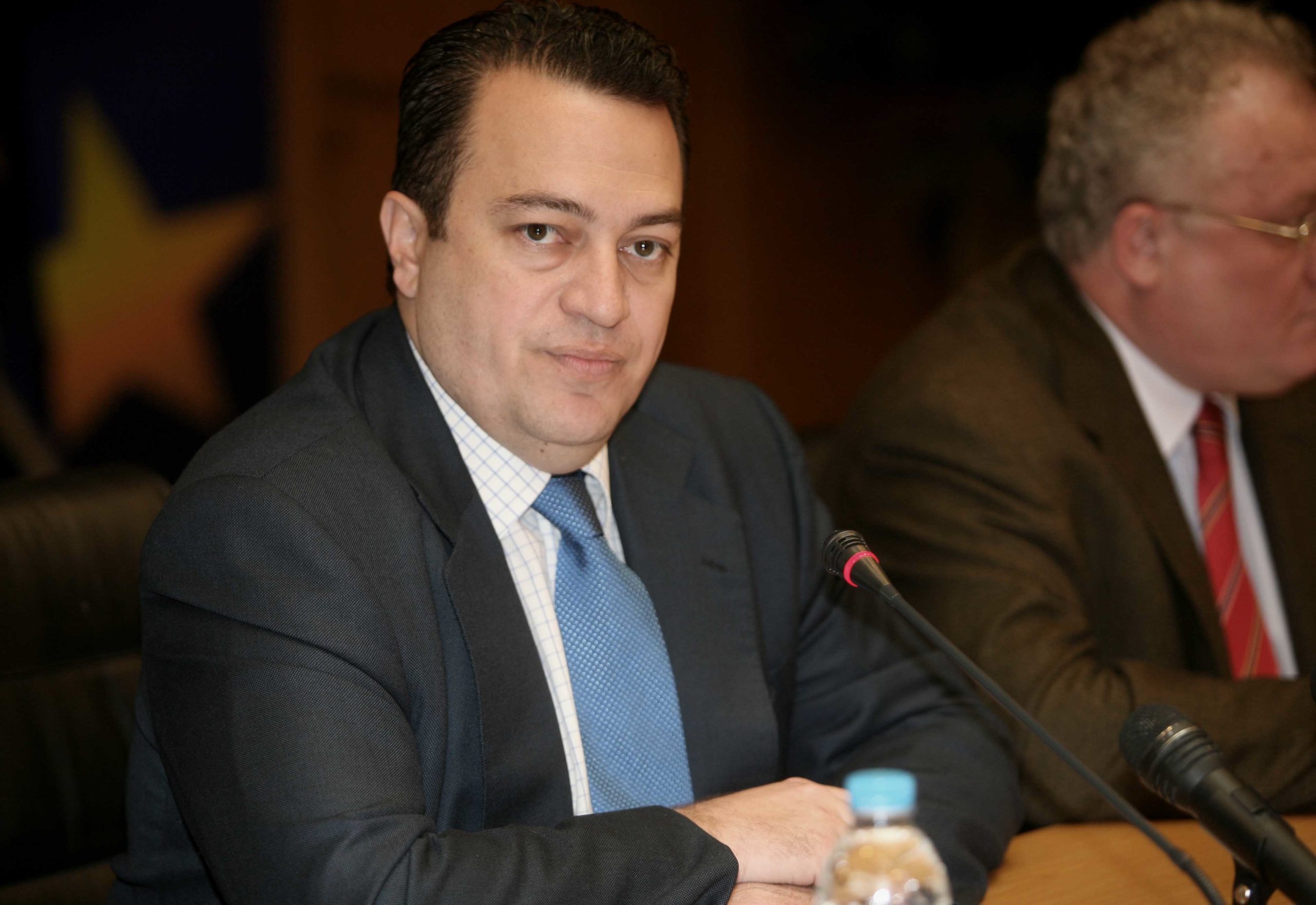 Μάχη για τους ΟΤΑ