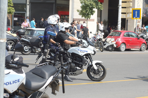 Τώρα-Απειλεί να αυτοκτονήσει