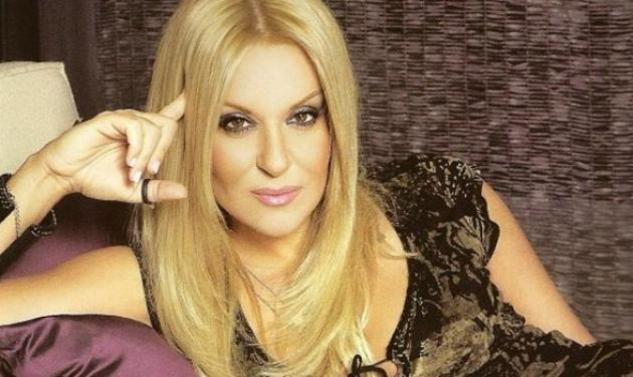 Συνεχίζει “Μες την καλή χαρά;”