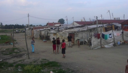 Χειροπέδες σε δύο Ρομά