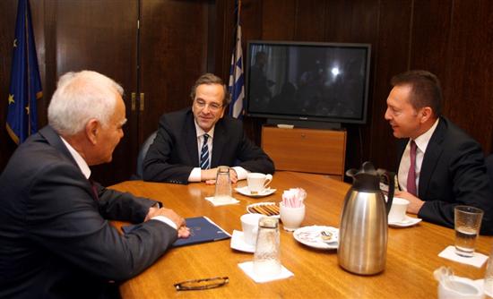 Στο Μαξίμου οι λίστες