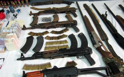 Όπλα με το ταχυδρομείο!