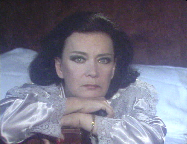 Αφιέρωμα στη Τζένη Καρέζη