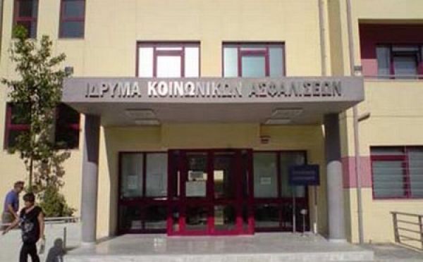 Ράμπο για τις “μαϊμού” άδειες