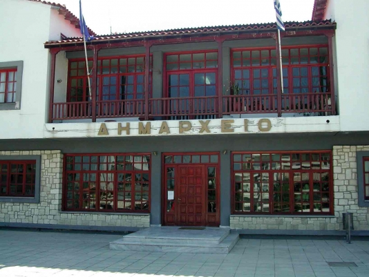 Κατέλαβαν το γραφείο δημάρχου