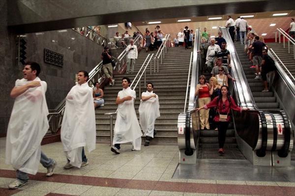 Οι “Νεφέλες” στο Σύνταγμα