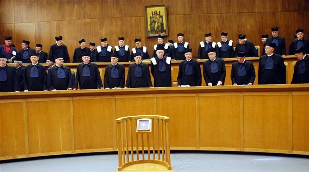 Το “μπαλάκι” στην πλήρη Ολομέλεια