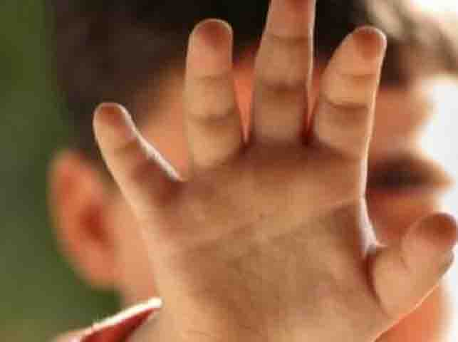 Ανήθικες προτάσεις σε ανήλικους