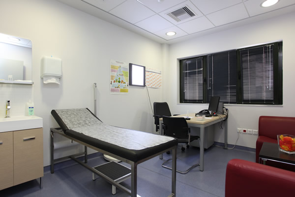 Ελέγχει γιατρούς η αστυνομία