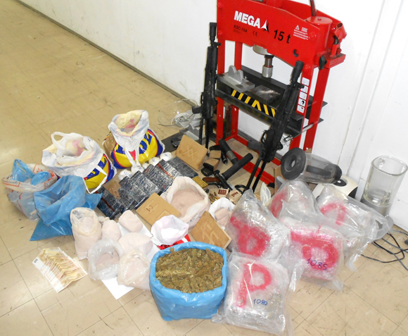 Νοθεύουν ναρκωτικά στην Καλλιθέα