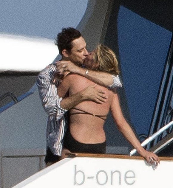 Η Κate Moss στο πλοίο της αγάπης