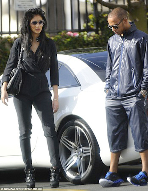 Nicole Scherzinger & Lewis Hamilton - Mercedes Benz SL63
