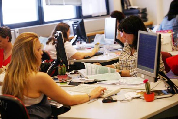 “Παραθυράκι” για προσλήψεις