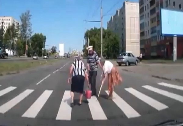 Η σούπερ γιαγιά