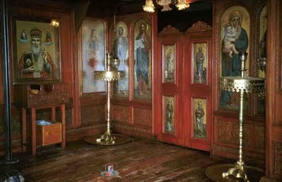 Τη χτύπησε μέσα στην εκκλησία