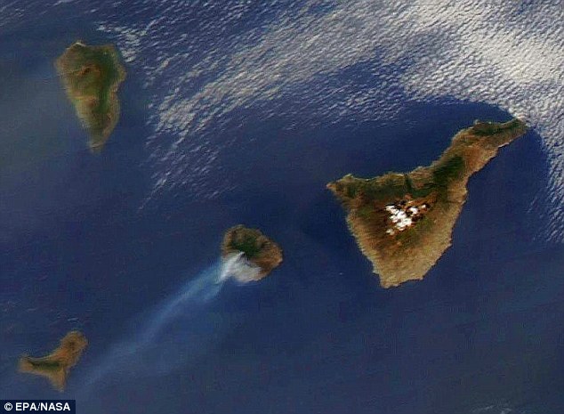 Τα Κανάρια φλέγονται