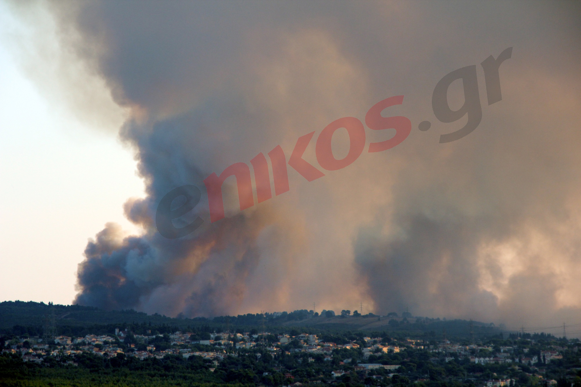 Πύρινη κόλαση στην Αττική