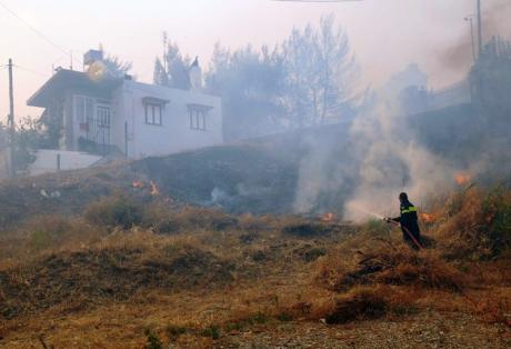 «Ακουμπούν» τους εμπρηστές στα Σελλά
