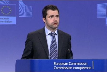 Με το…πάσο της η τρόικα