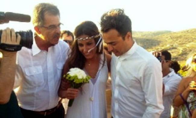 Νύφη η Κ. Παπουτσάκη