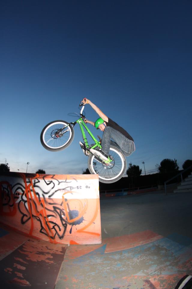 Street Trial του θεού Moreno