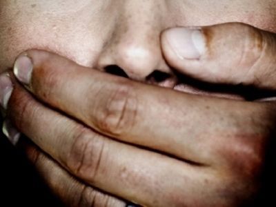 Βρετανίδα καταγγέλλει βιασμό